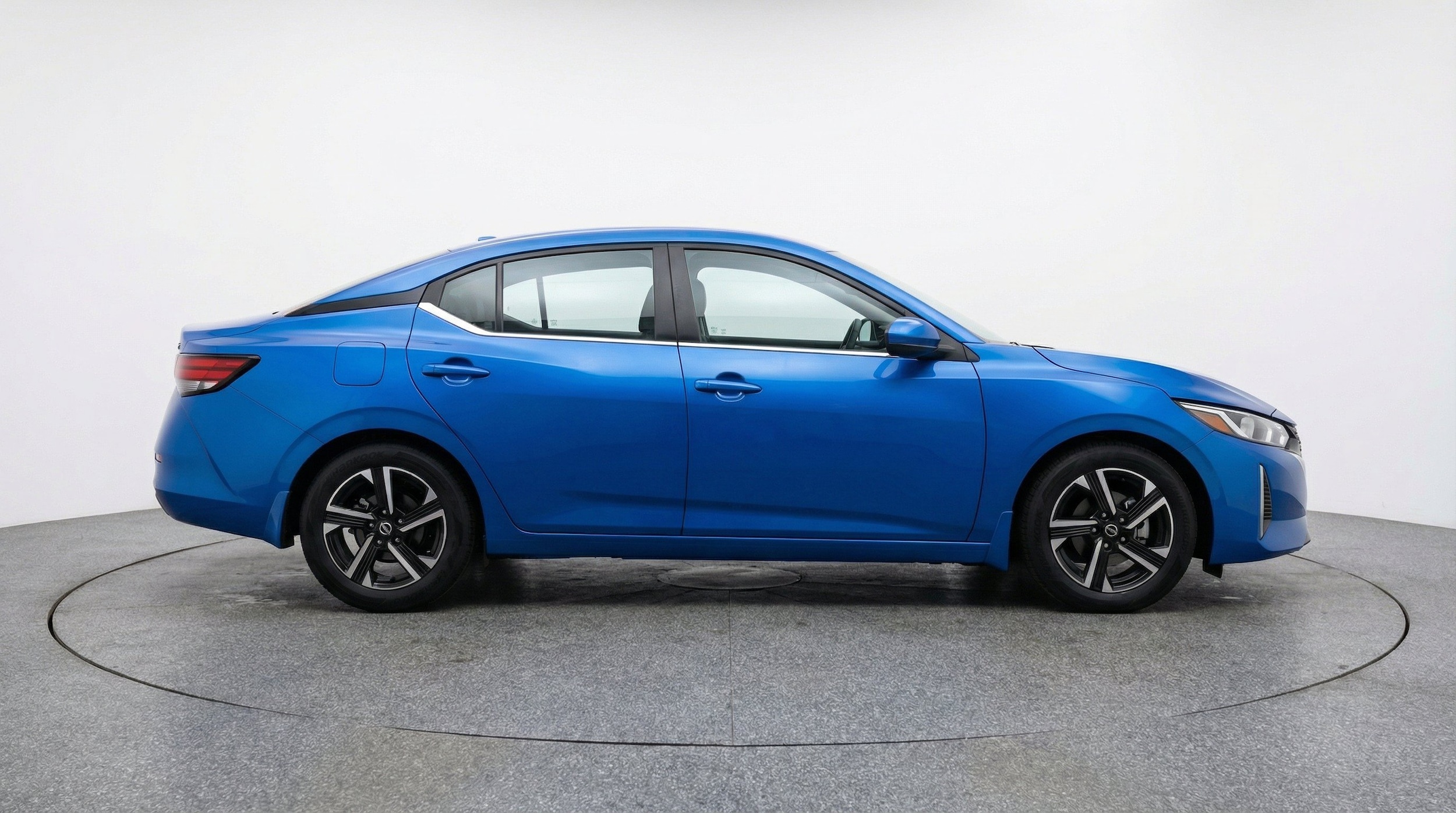Thumbnail: 2025 Nissan Sentra - 10