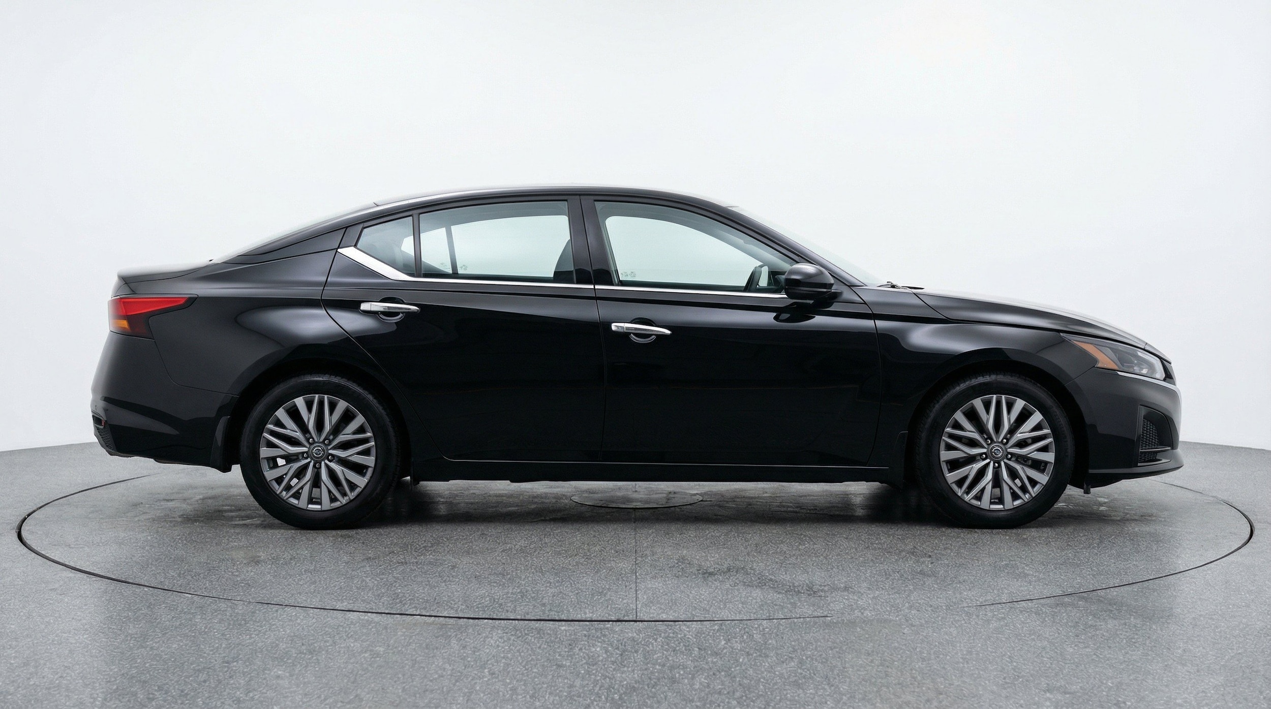 Thumbnail: 2025 Nissan Altima - 10