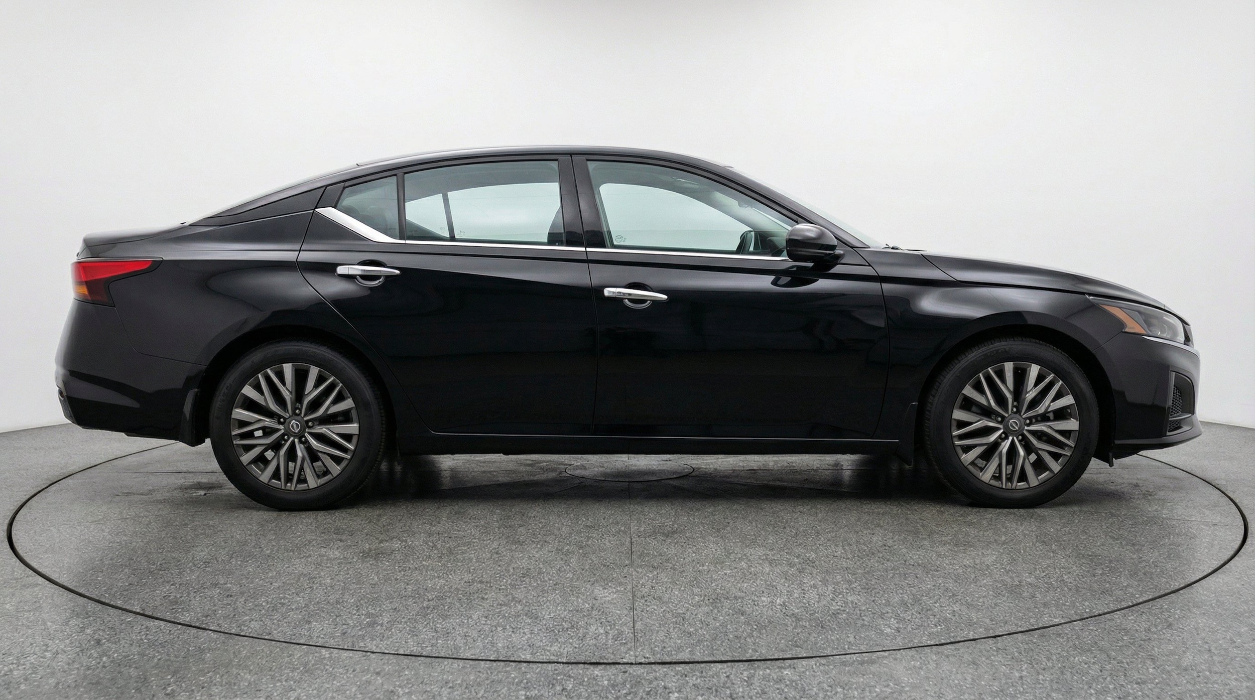 Thumbnail: 2025 Nissan Altima - 10