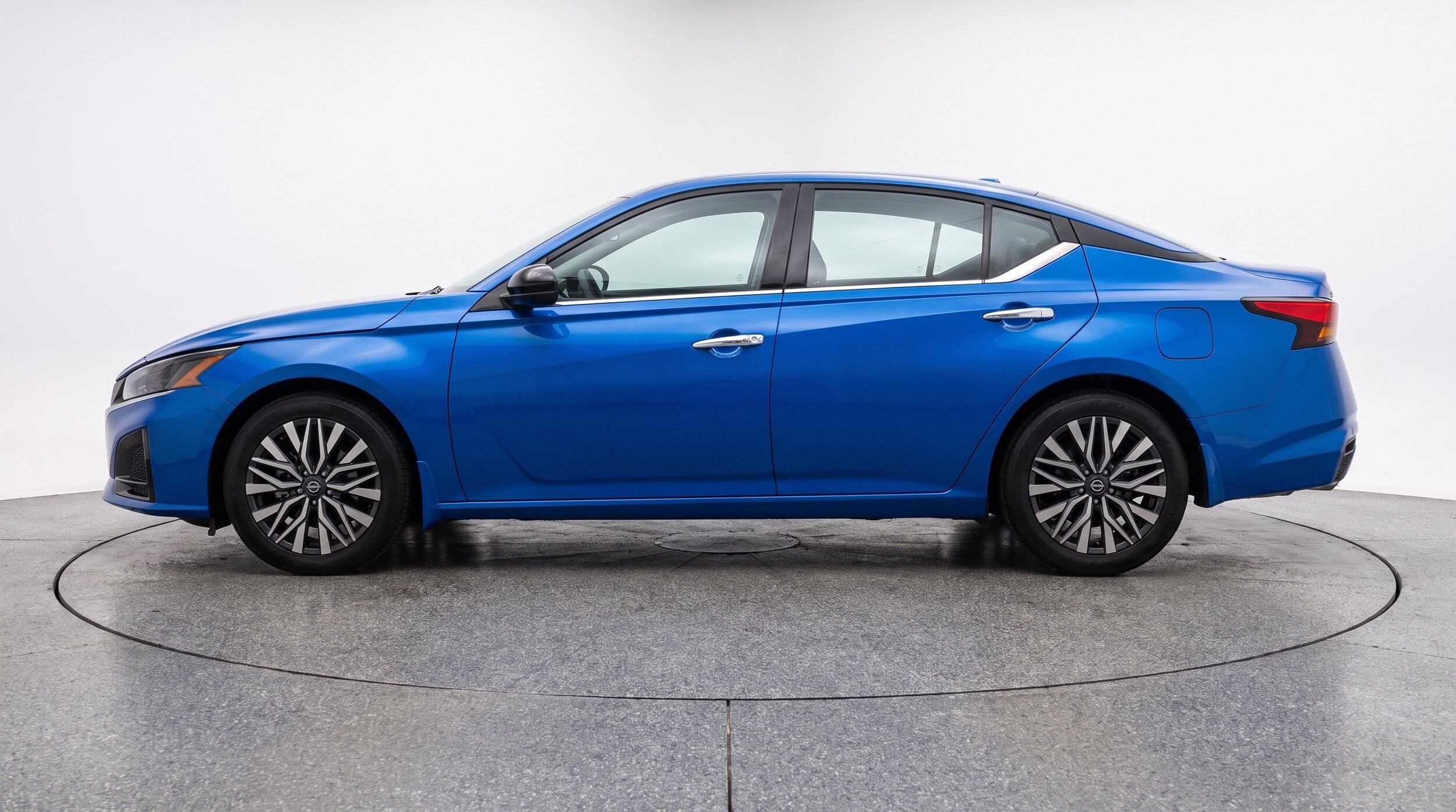 Thumbnail: 2025 Nissan Altima - 5