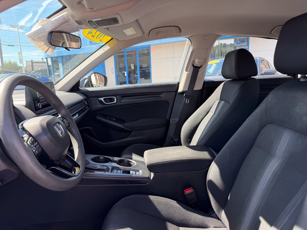 2024 Honda Civic Hatchback LX - Photo 6