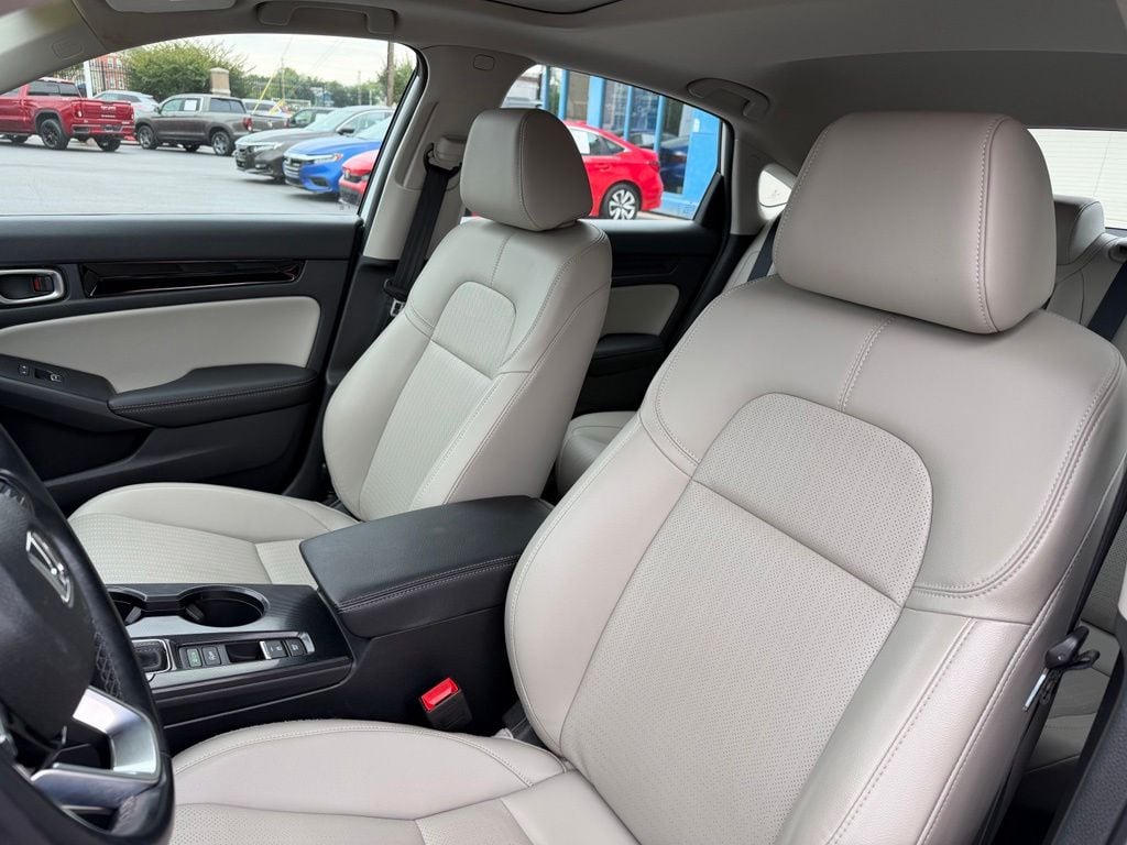 2023 Honda Civic Hatchback EX-L - Photo 14
