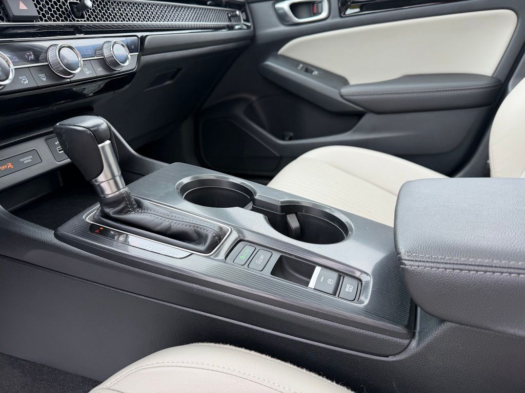 2023 Honda Civic Hatchback EX-L - Photo 16