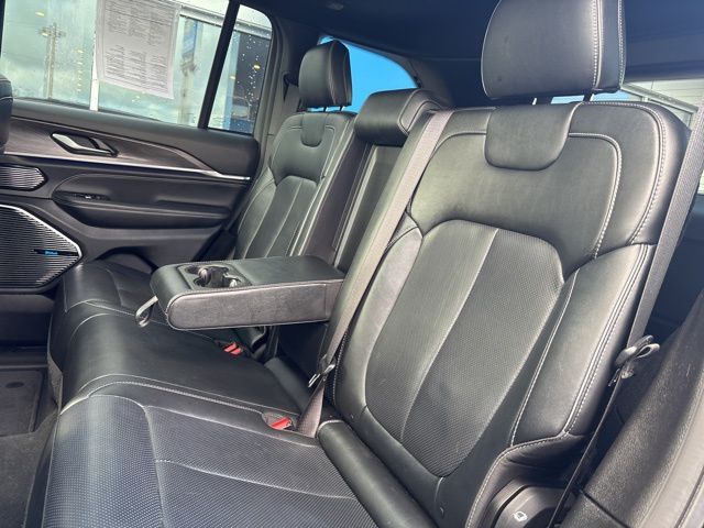 2023 Jeep Grand Cherokee Overland - Photo 27