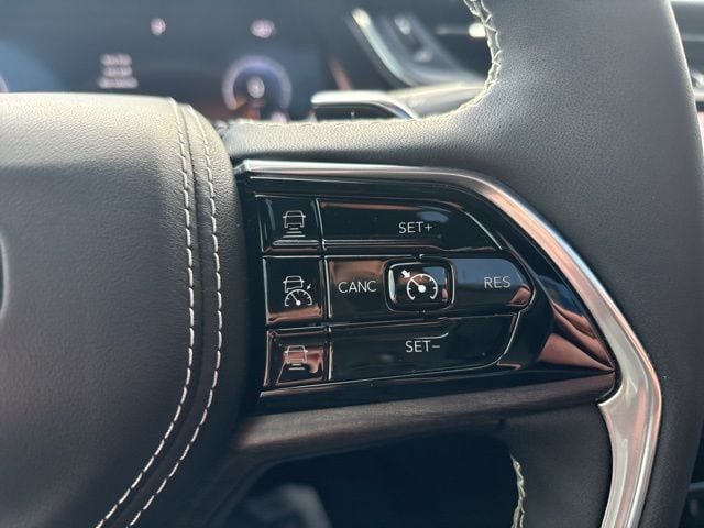 2023 Jeep Grand Cherokee Overland - Photo 14