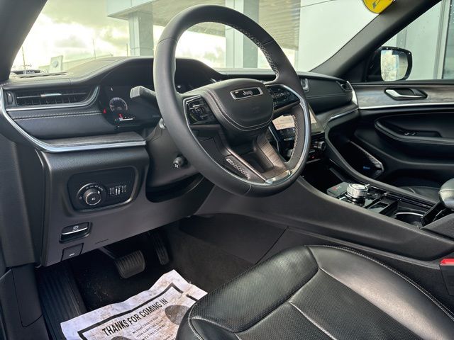2023 Jeep Grand Cherokee Overland - Photo 12