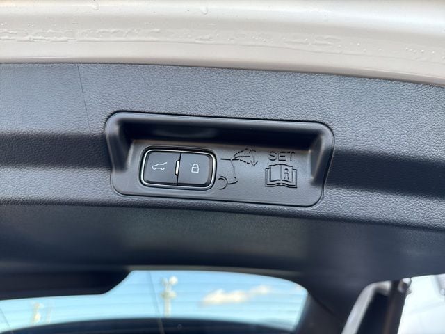 2026 Ford Explorer Platinum - Photo 8