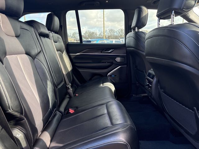 2023 Jeep Grand Cherokee Overland - Photo 30