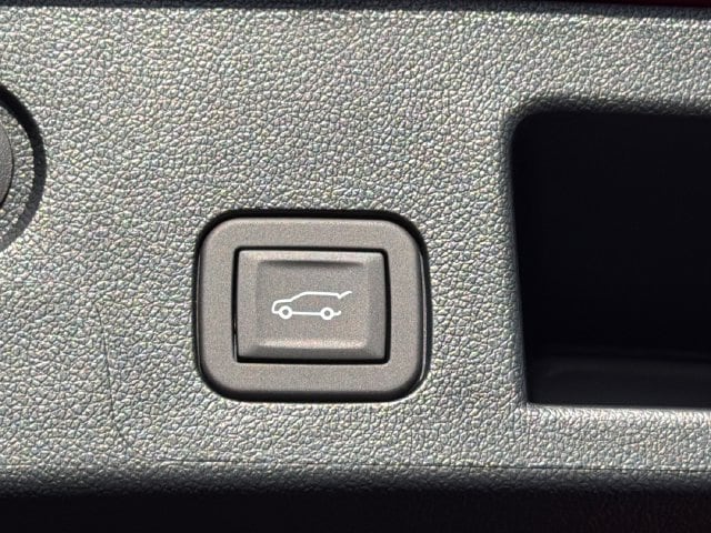 2027 Chevrolet Equinox LT - Photo 20