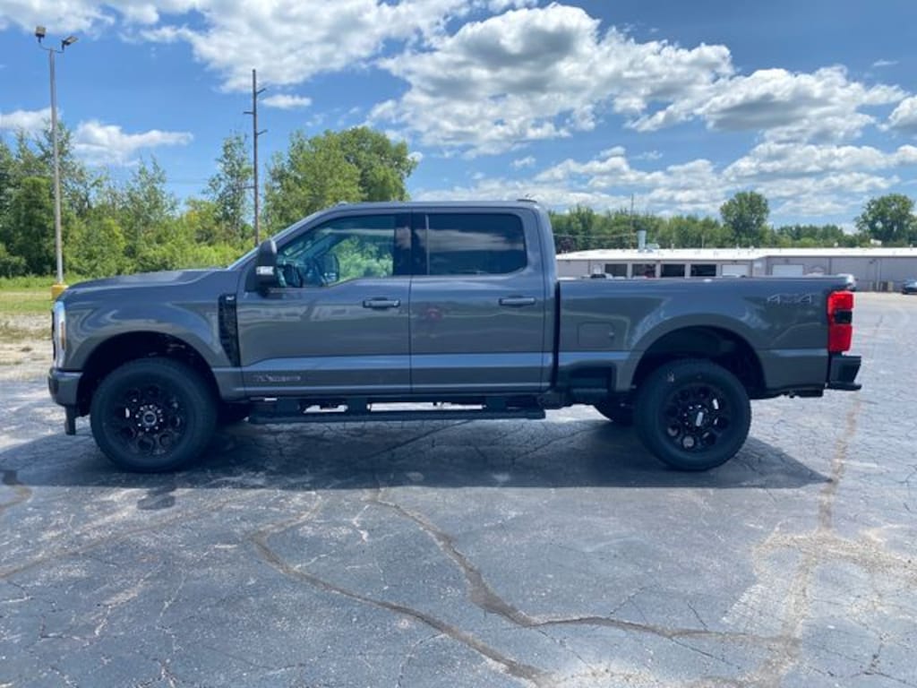 New 2026 Ford F-250SD XLT Truck Crew Cab