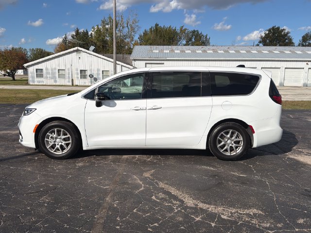 Used 2026 Chrysler Pacifica Select Minivan/Van
