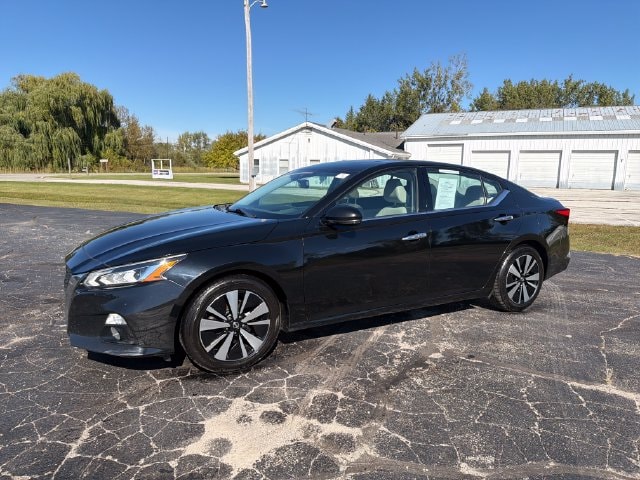Used 2020 Nissan Altima SL with VIN 1N4BL4EV5LN317152 for sale in Pinconning, MI