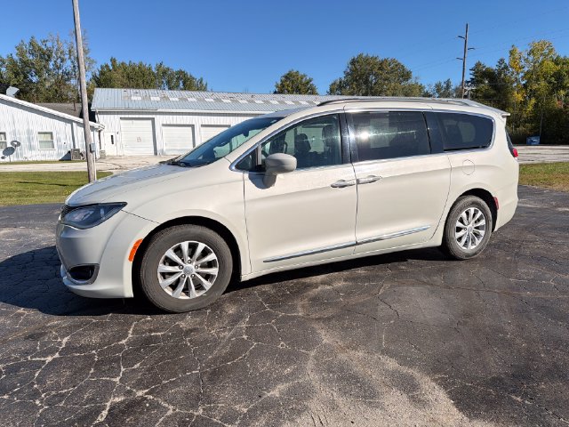 Used 2017 Chrysler Pacifica Touring-L with VIN 2C4RC1BG0HR739434 for sale in Pinconning, MI