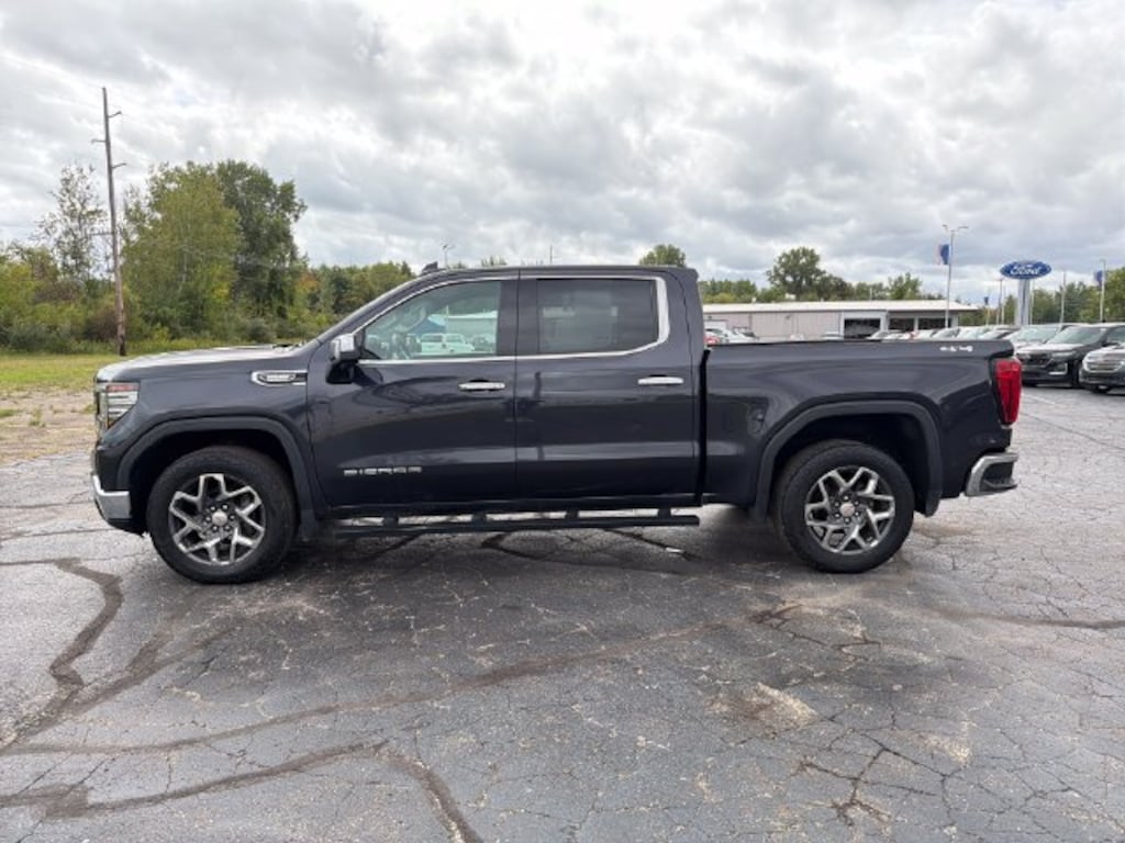 Used 2022 GMC Sierra 1500 SLT Truck Crew Cab