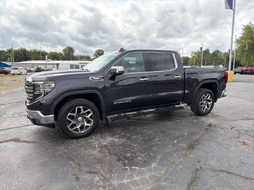 Used 2022 GMC Sierra 1500 SLT Truck Crew Cab