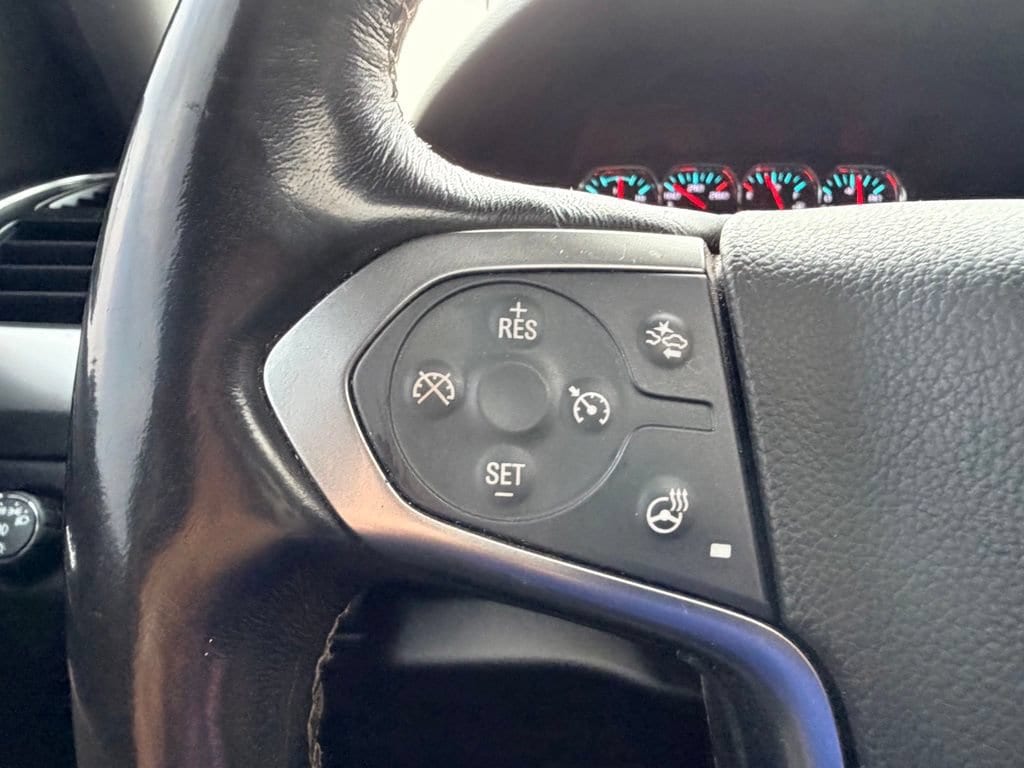 2019 Chevrolet Suburban LT - Photo 13