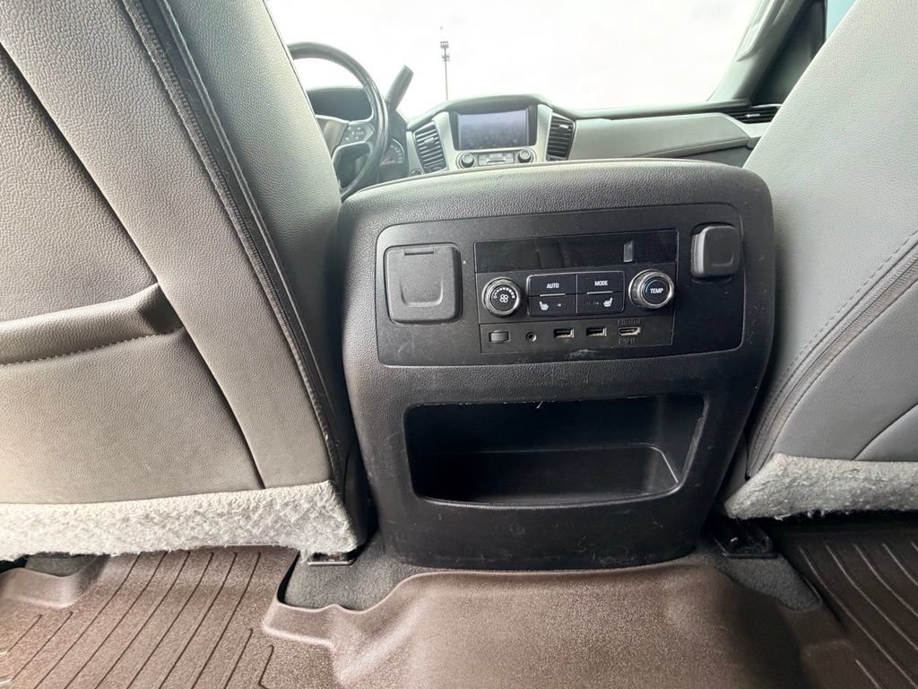 2019 Chevrolet Suburban LT - Photo 25