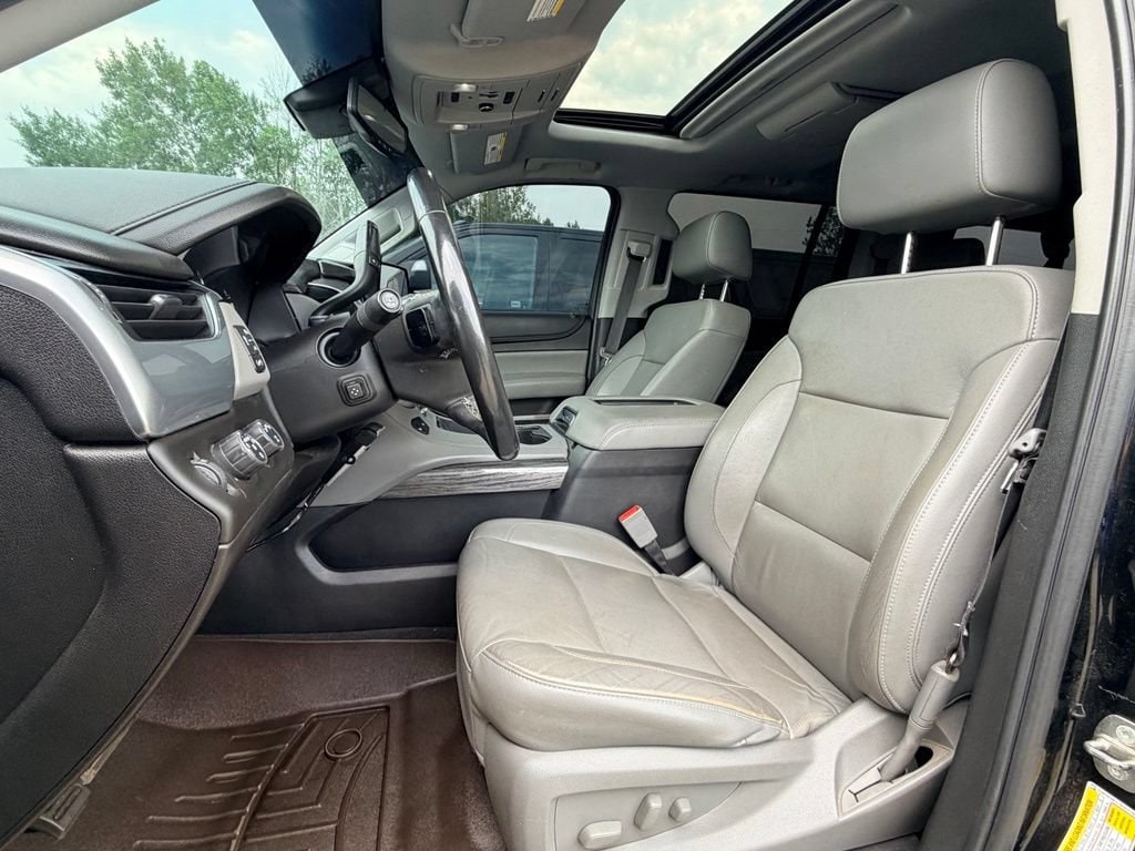 2019 Chevrolet Suburban LT - Photo 8