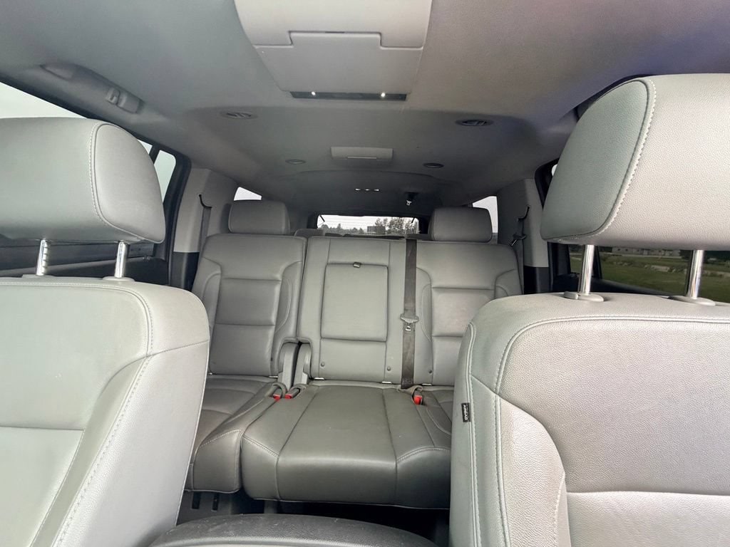 2019 Chevrolet Suburban LT - Photo 23