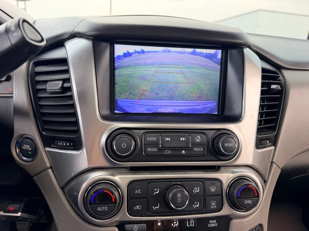 2019 Chevrolet Suburban LT - Photo 18