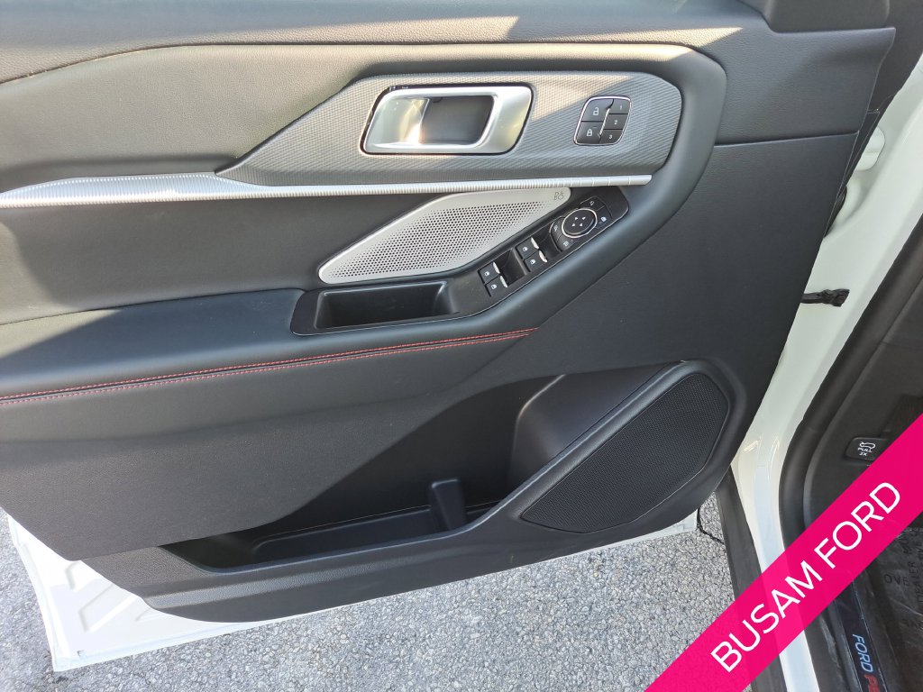 2026 Ford Explorer ST - Photo 14