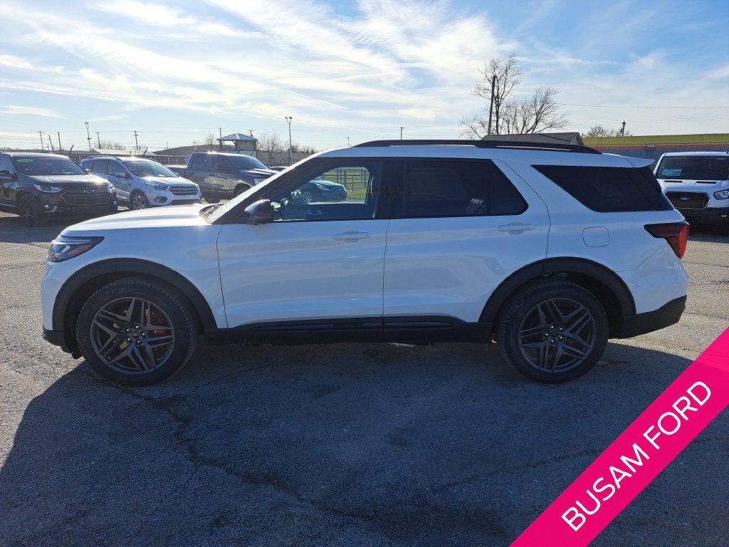 2026 Ford Explorer ST - Photo 24