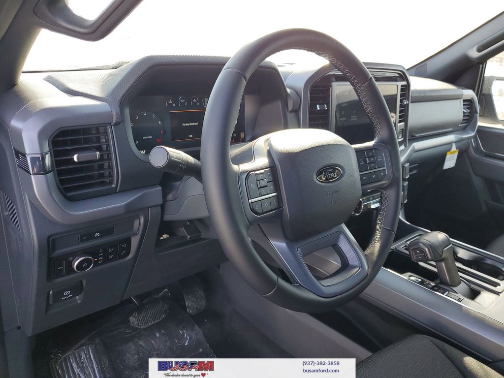 2025 Ford F-150 XLT - Photo 17