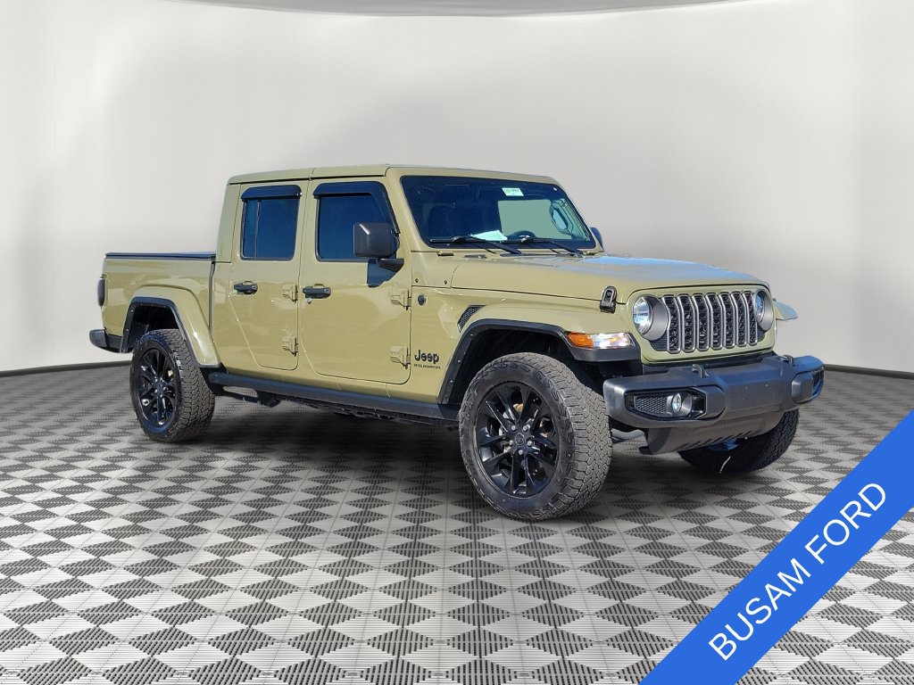 Used 2025 Jeep Gladiator Sport Truck Crew Cab