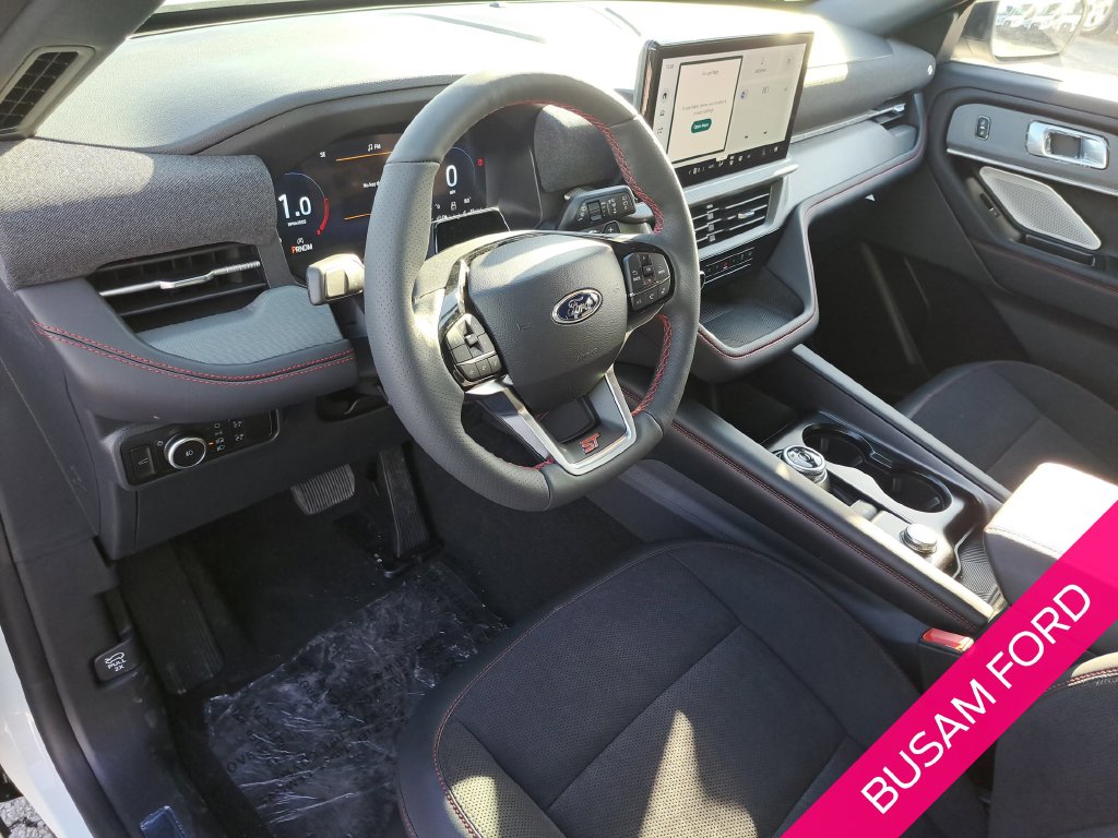 2026 Ford Explorer ST - Photo 13