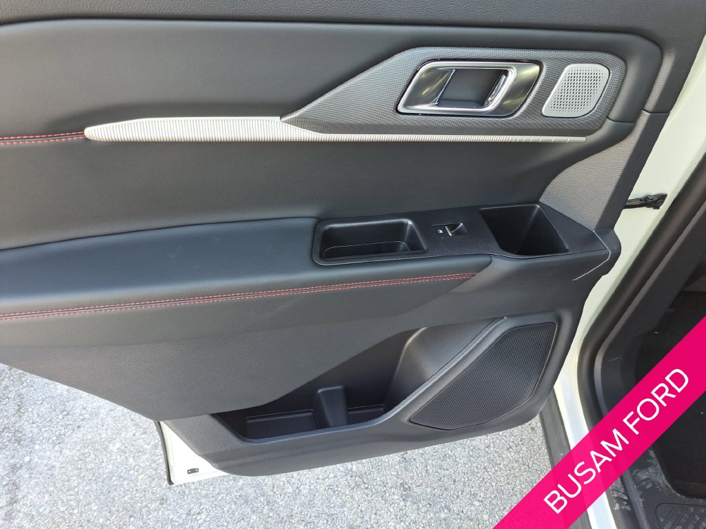 2026 Ford Explorer ST - Photo 10