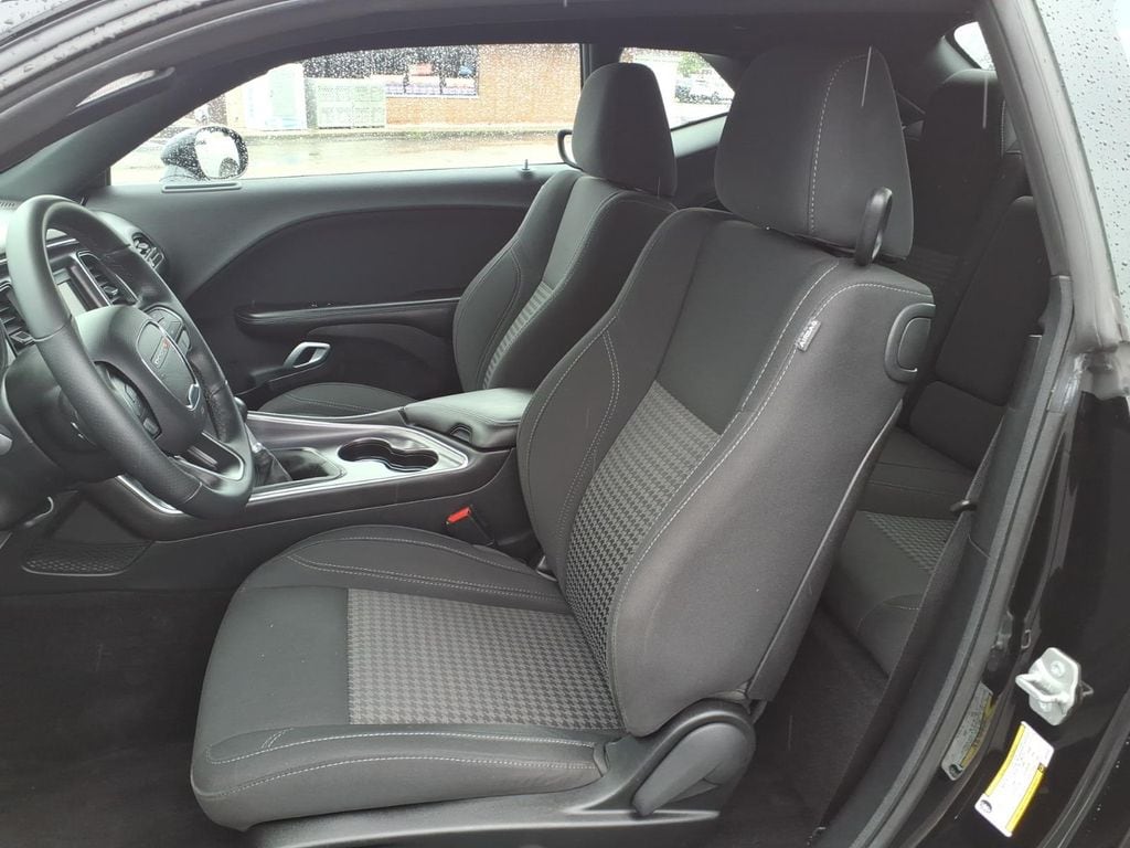 2018 Dodge Challenger R/T - Photo 11