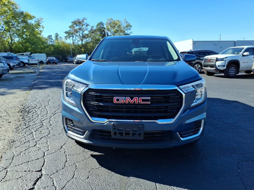 Used 2024 GMC Terrain SLE SUV