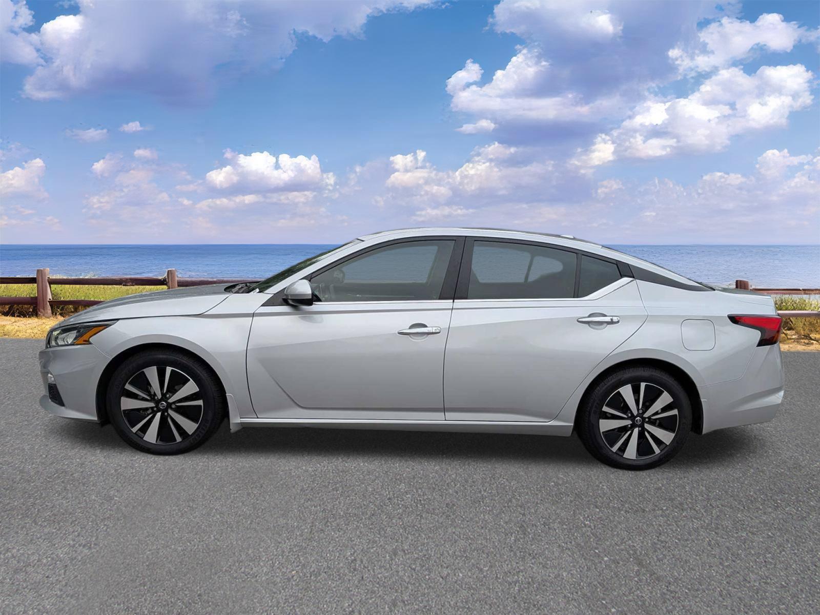 Used 2022 Nissan Altima 2.5 SV Sedan
