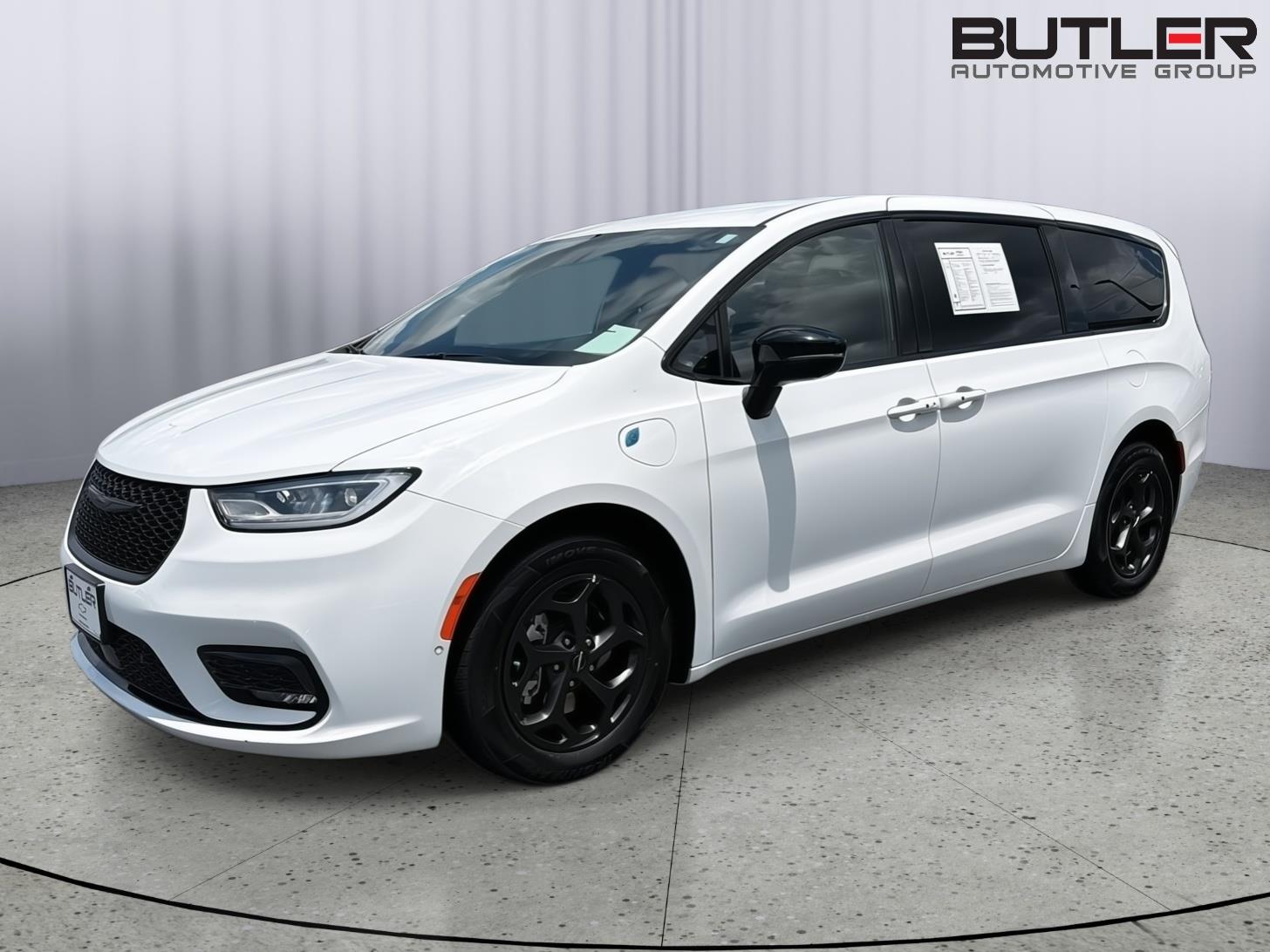 2024 Chrysler Pacifica PHEV Select