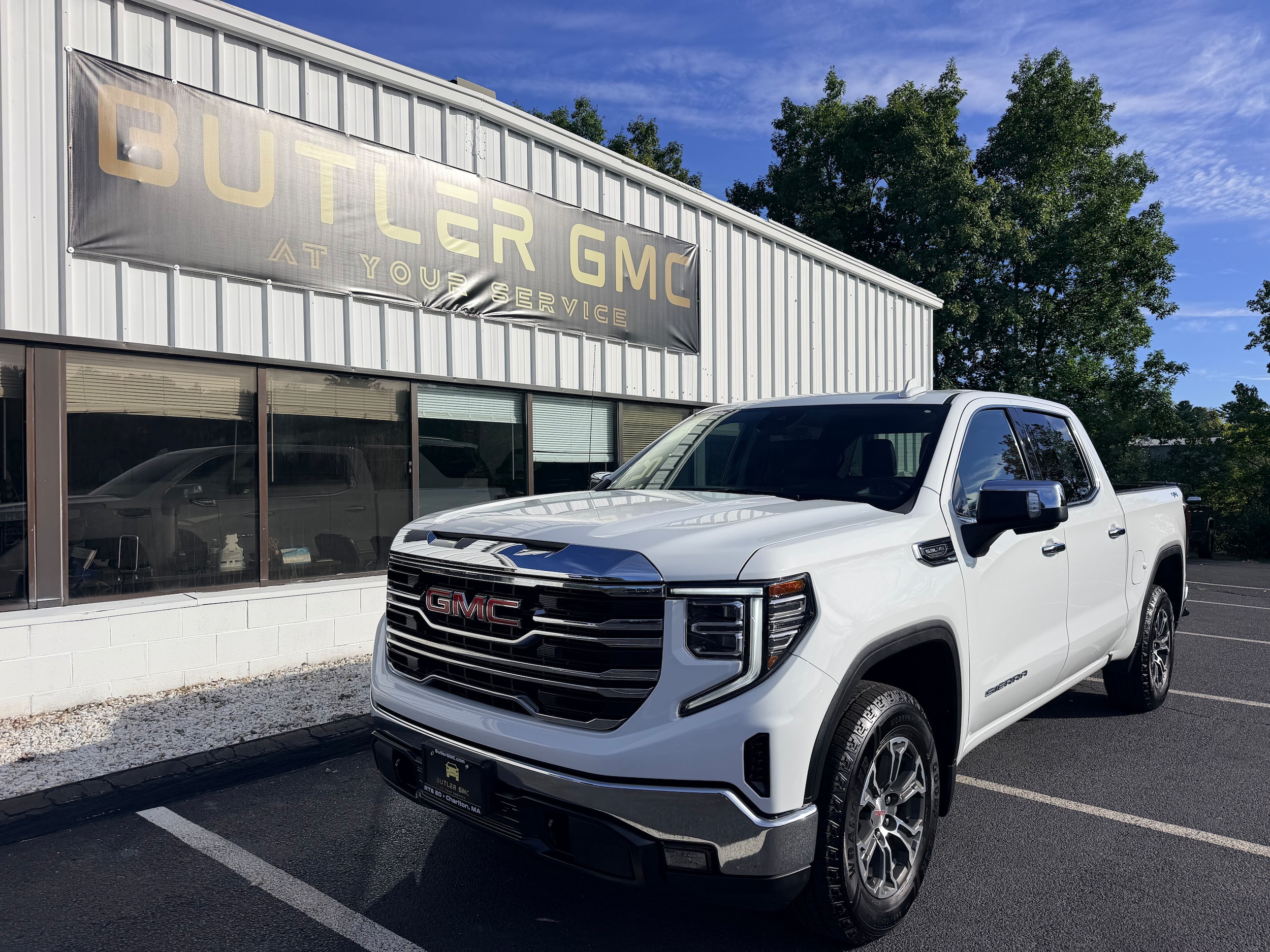 2024 GMC Sierra 1500 SLT