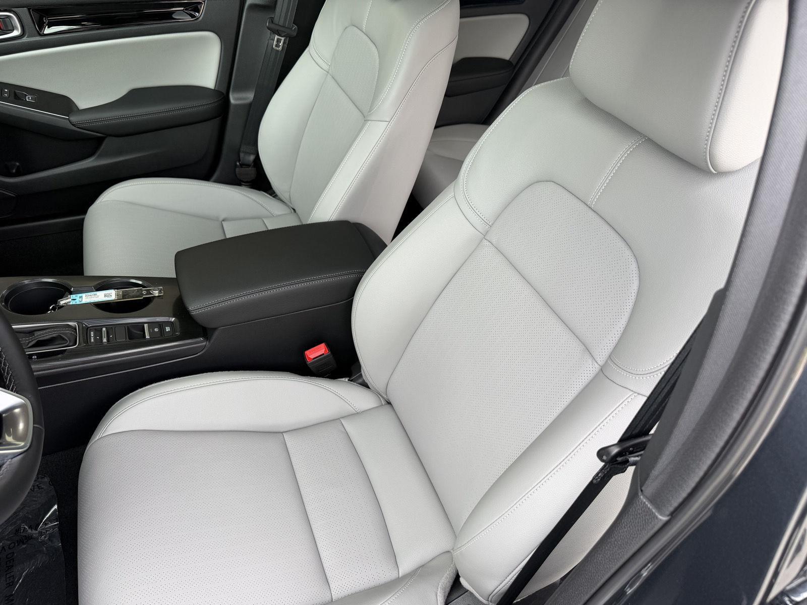 2026 Honda Civic Hatchback Sport Touring - Photo 28