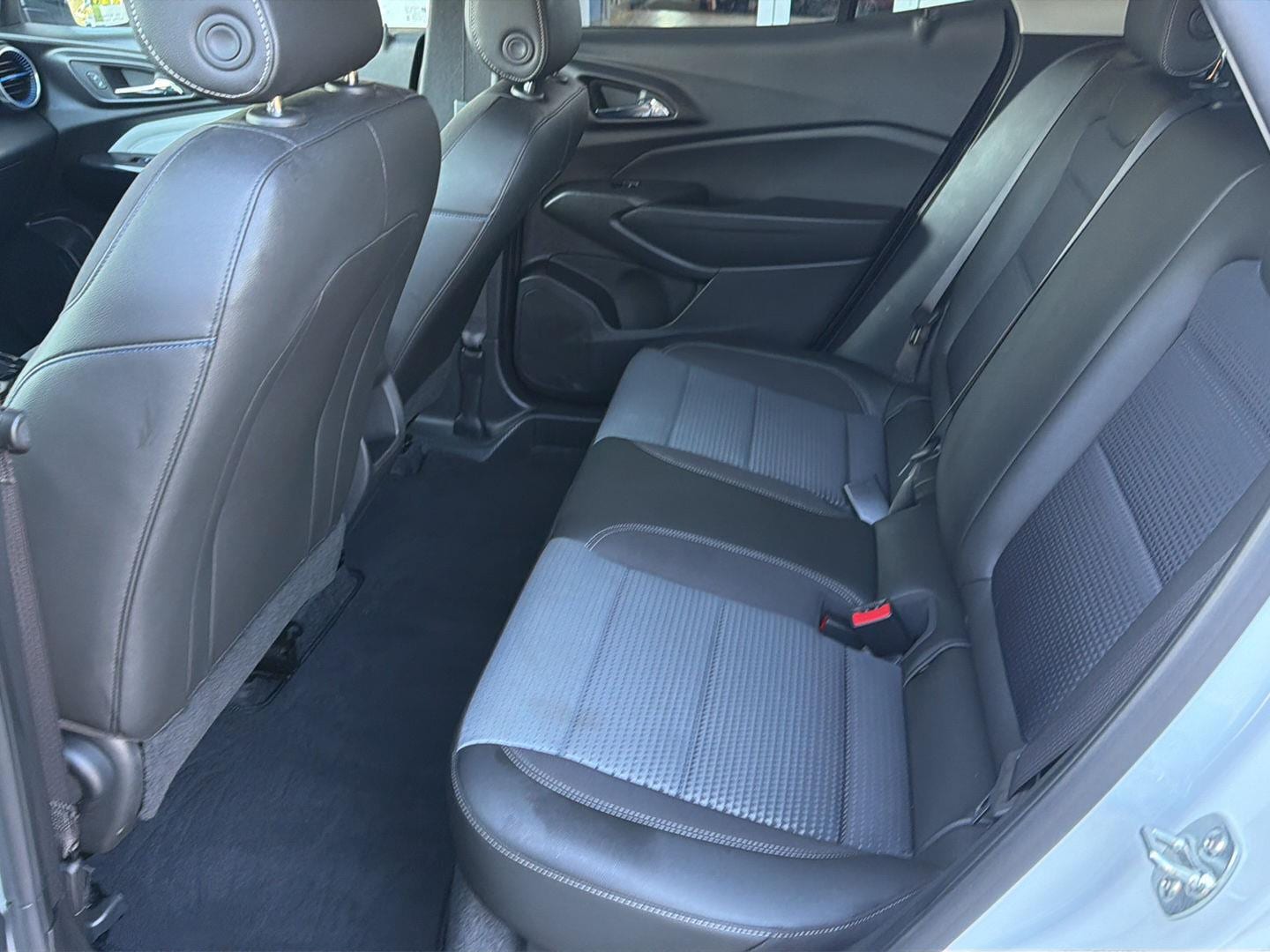 2025 Chevrolet Trax LT - Photo 11