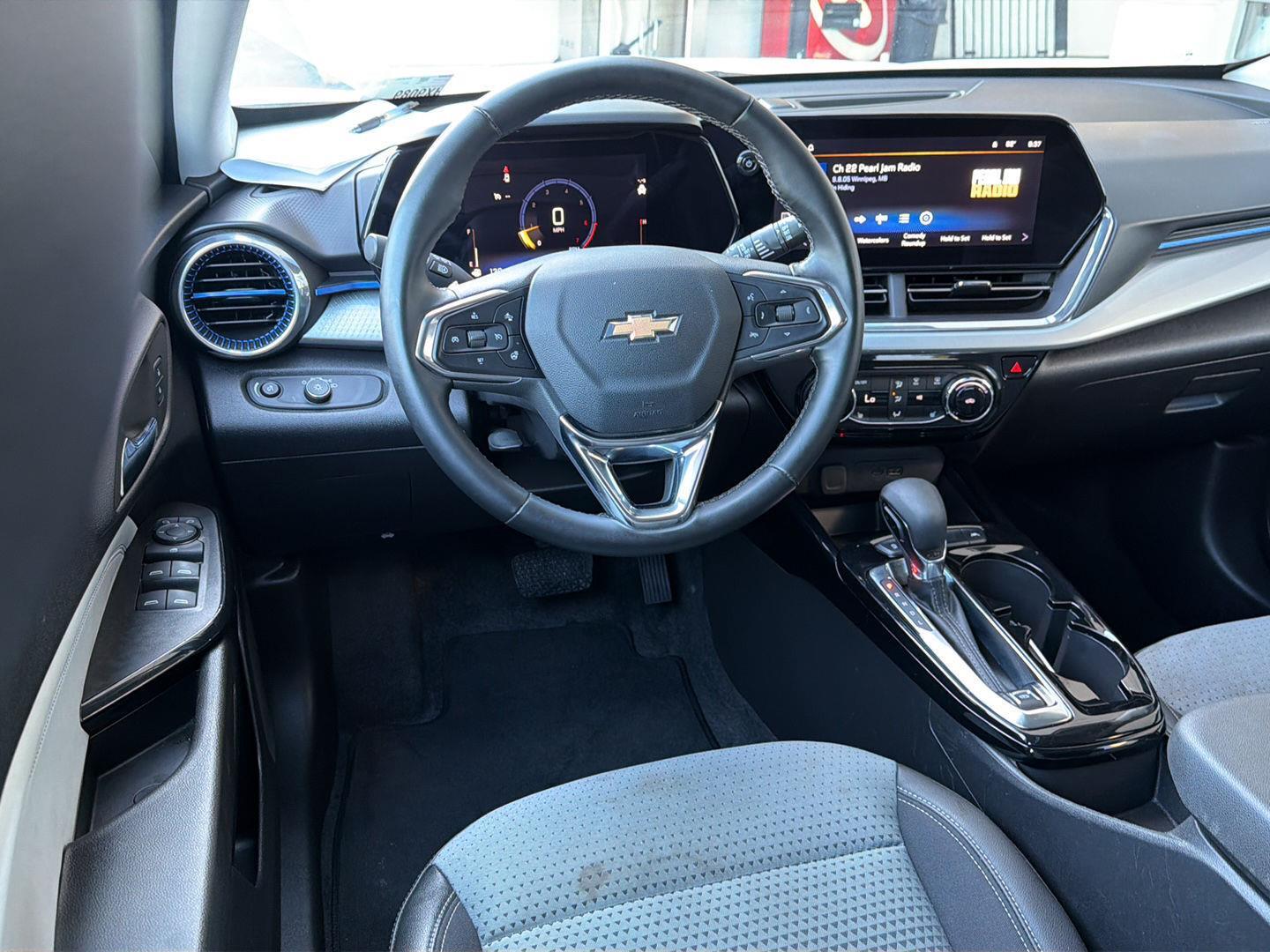 2025 Chevrolet Trax LT - Photo 18