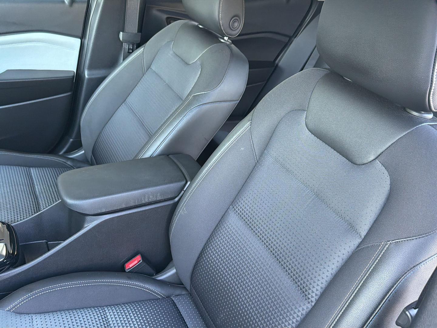 2025 Chevrolet Trax LT - Photo 28
