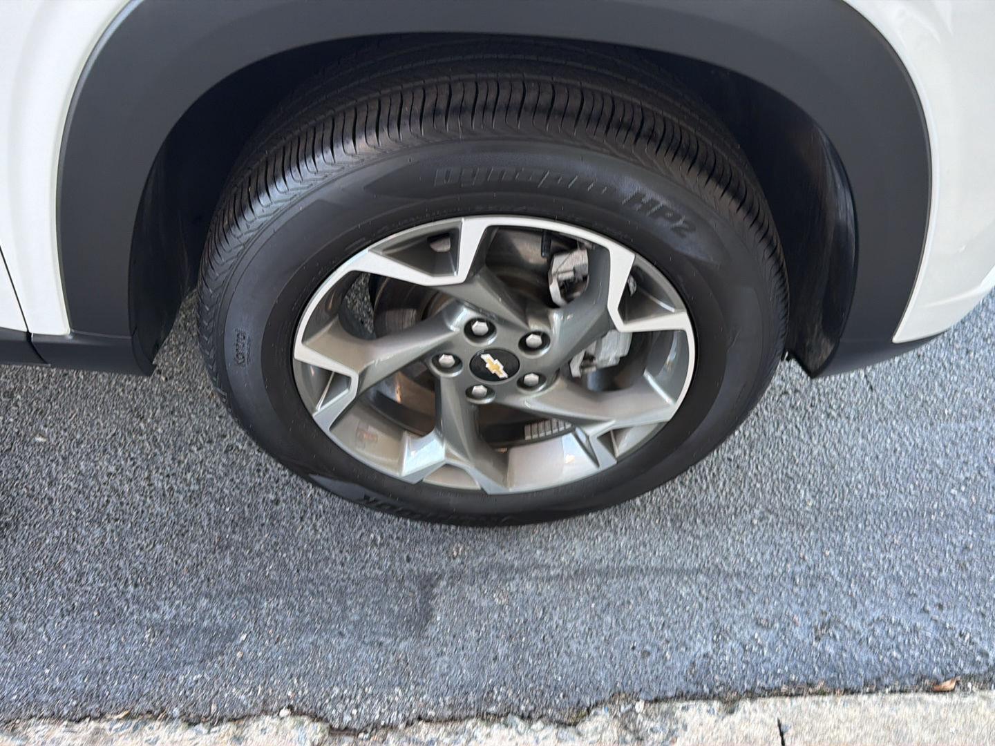 2025 Chevrolet Trax LT - Photo 38