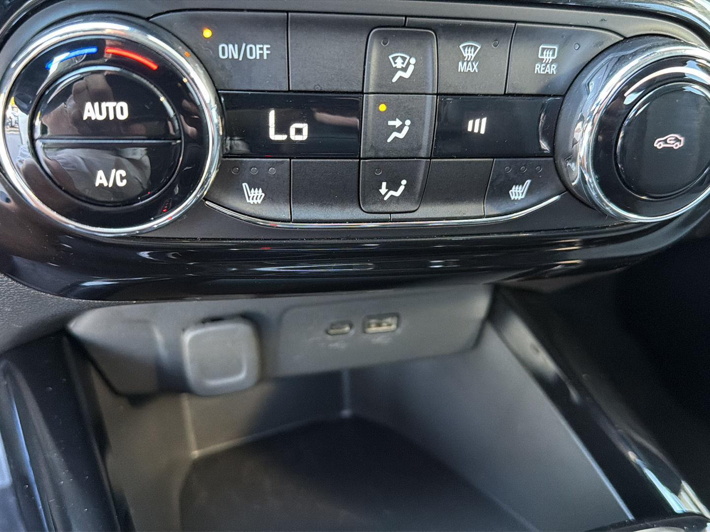 2025 Chevrolet Trax LT - Photo 26