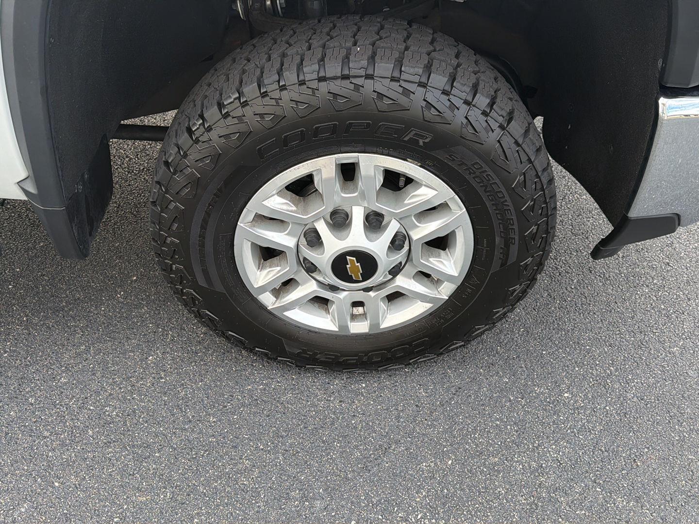 2025 Chevrolet Silverado 2500HD LT - Photo 40