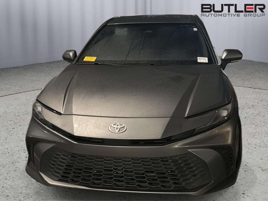 Used 2025 Toyota Camry SE Sedan