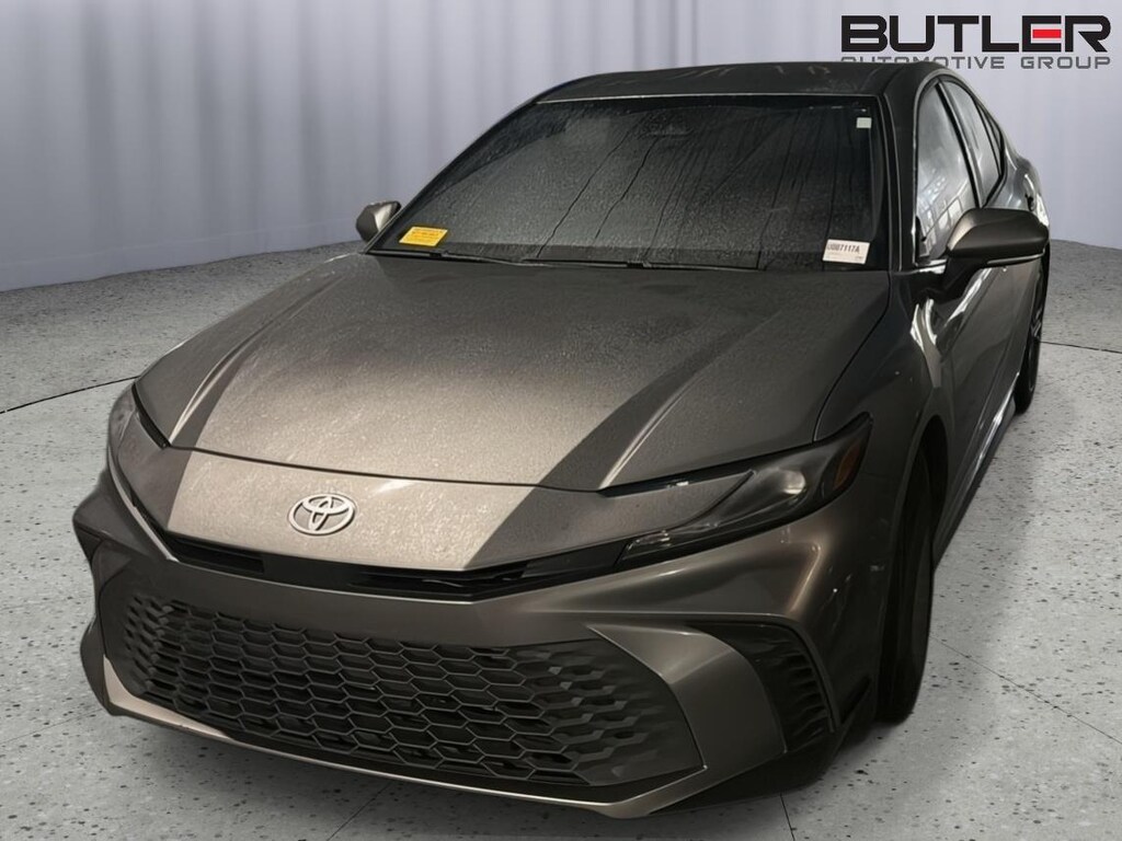 Used 2025 Toyota Camry SE Sedan