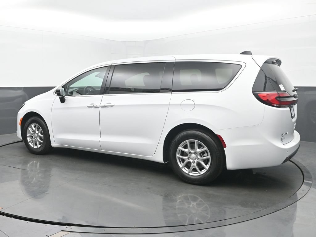New 2027 Chrysler Pacifica Select Passenger Van