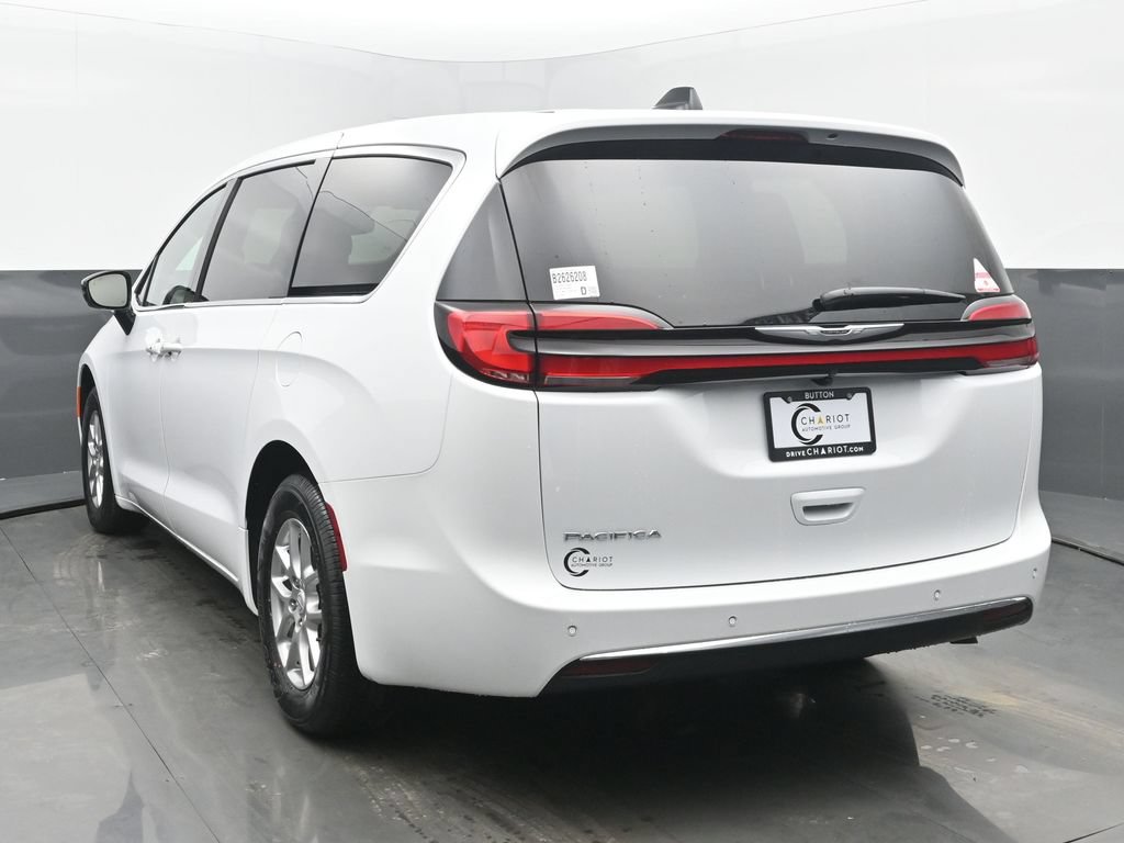 New 2026 Chrysler Pacifica Select Passenger Van