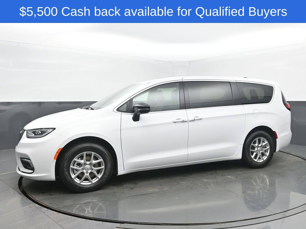 New 2026 Chrysler Pacifica Select Passenger Van