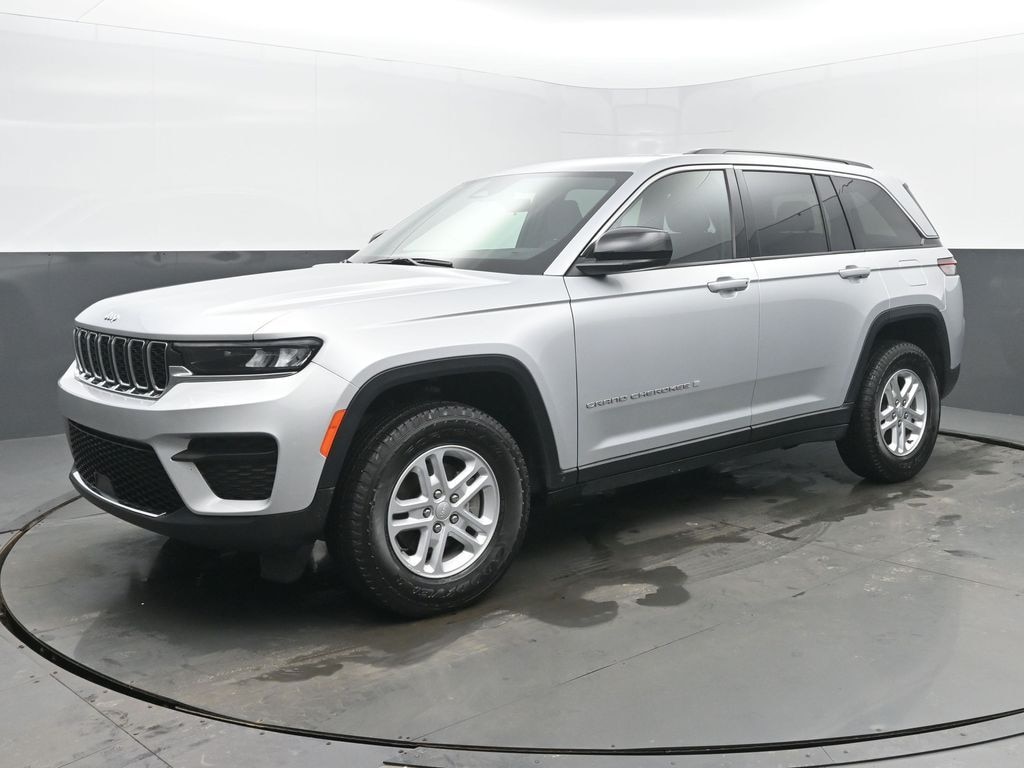 Used 2025 Jeep Grand Cherokee Laredo SUV