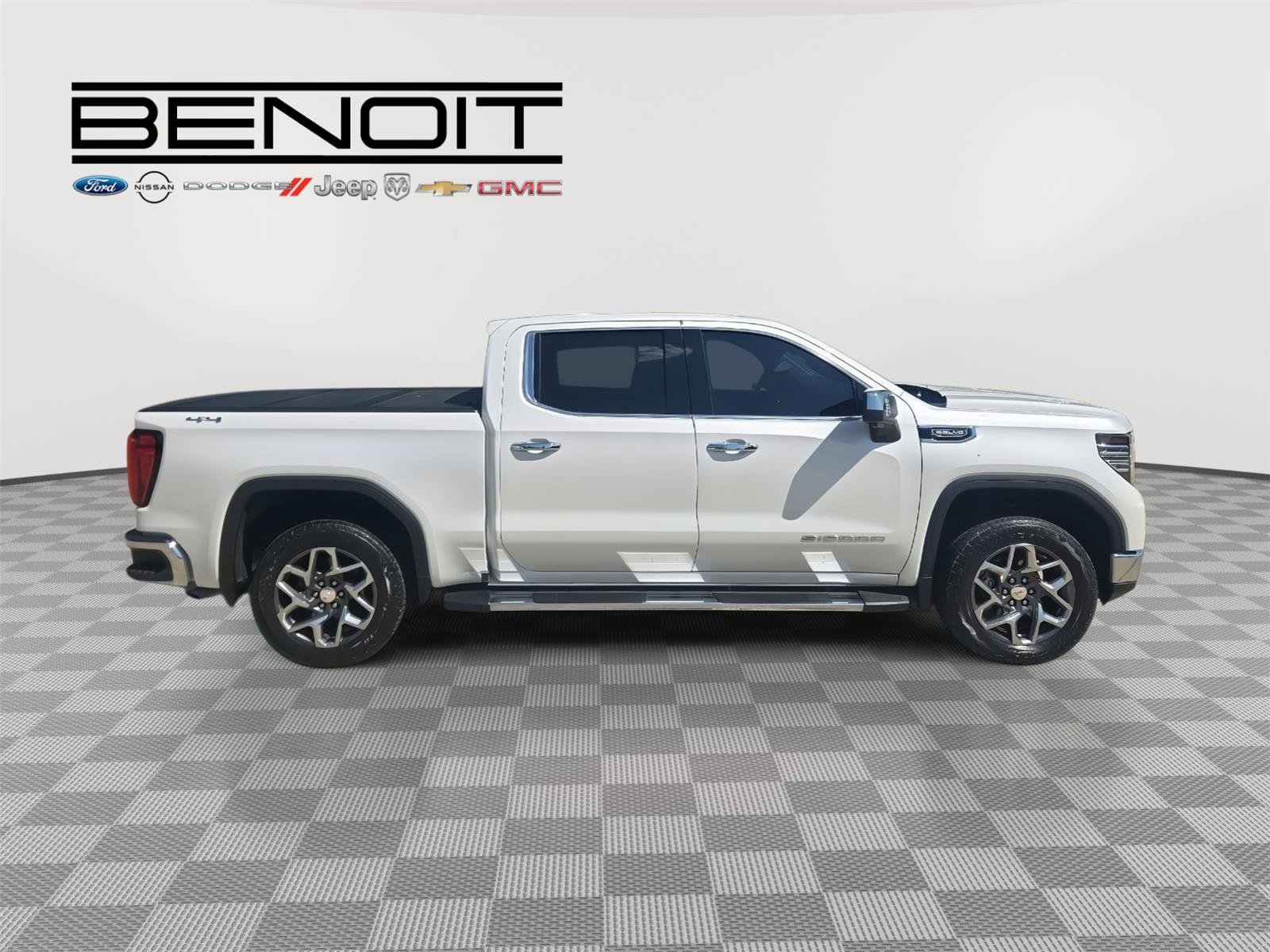 Used 2022 GMC Sierra 1500 SLT 4WD Crew Cab 147 SLT