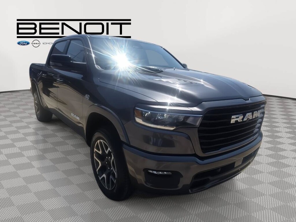 New 2026 Ram 1500 LARAMIE CREW CAB 4X4 5'7 BOX Pickup